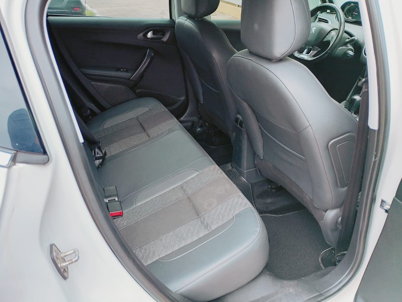 PEUGEOT 208 URBANTECH 1.6 AUT /2018 CHIMA VEÍCULOS VENÂNCIO AIRES / Carros no Vale