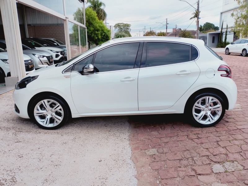 PEUGEOT 208 URBANTECH 1.6 AUT /2018 CHIMA VEÍCULOS VENÂNCIO AIRES / Carros no Vale