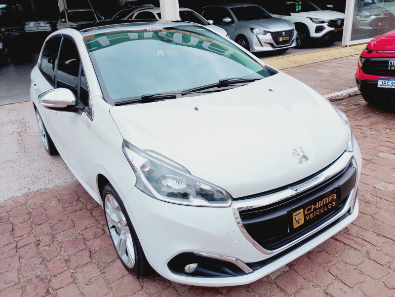 PEUGEOT 208 URBANTECH 1.6 AUT /2018 CHIMA VEÍCULOS VENÂNCIO AIRES / Carros no Vale