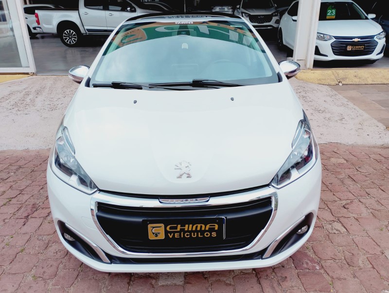 PEUGEOT 208 URBANTECH 1.6 AUT /2018 CHIMA VEÍCULOS VENÂNCIO AIRES / Carros no Vale