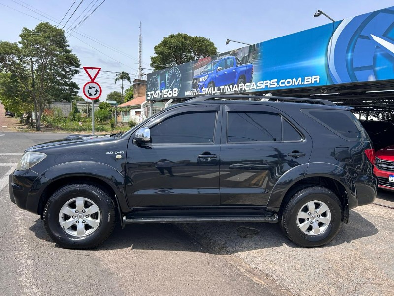 TOYOTA HILUX SW4 SRV D4-D 4X4 3.0 TDI DIES. AUT 2008/2008 LS MULTIMARCAS VENÂNCIO AIRES / Carros no Vale