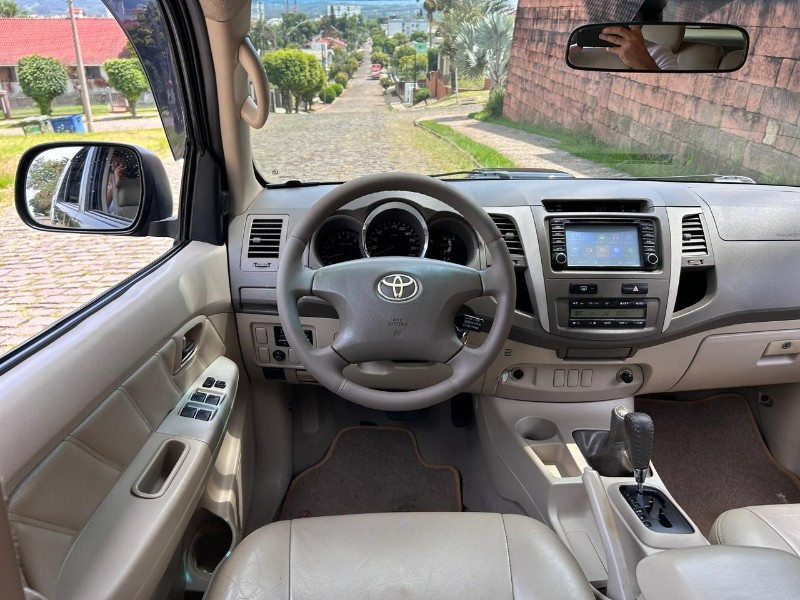 TOYOTA HILUX SW4 SRV D4-D 4X4 3.0 TDI DIES. AUT 2008/2008 LS MULTIMARCAS VENÂNCIO AIRES / Carros no Vale