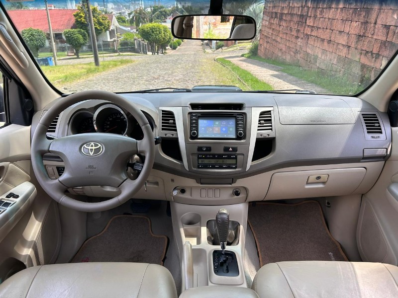 TOYOTA HILUX SW4 SRV D4-D 4X4 3.0 TDI DIES. AUT 2008/2008 LS MULTIMARCAS VENÂNCIO AIRES / Carros no Vale