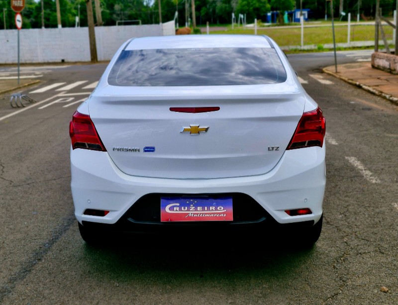 CHEVROLET PRISMA 1.4 LTZ 2017/2018 CRUZEIRO MULTIMARCAS CRUZEIRO DO SUL / Carros no Vale