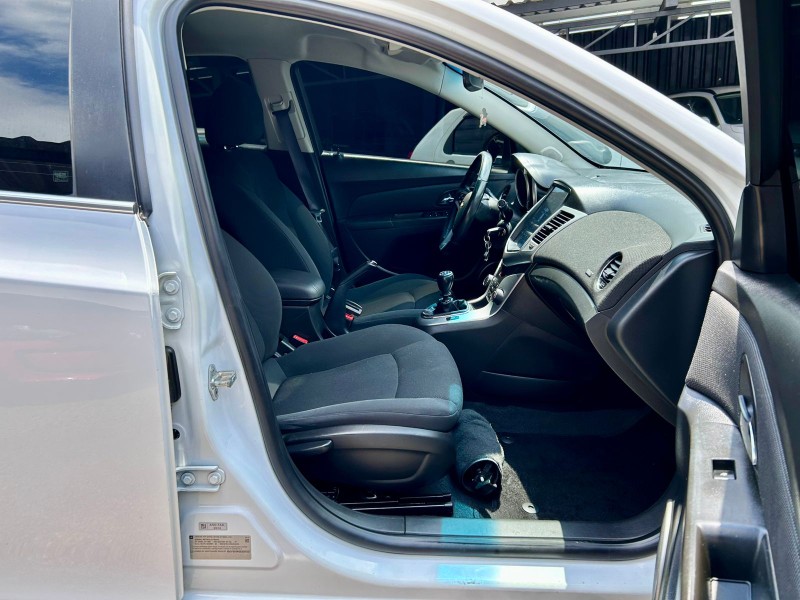 CHEVROLET CRUZE LT 1.8 16V FLEXPOWER 4P MEC. /2014 AR MULTIMARCAS VENÂNCIO AIRES / Carros no Vale