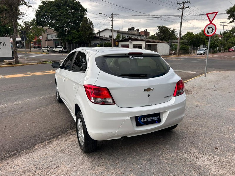 CHEVROLET ONIX HATCH LT 1.0 8V FLEXPOWER 5P MEC. 2016/2016 LS MULTIMARCAS VENÂNCIO AIRES / Carros no Vale