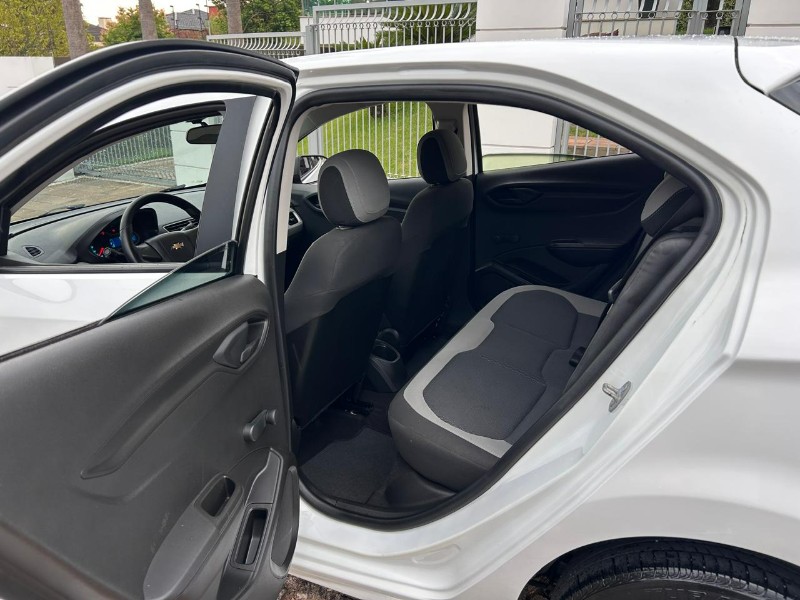 CHEVROLET ONIX HATCH LT 1.0 8V FLEXPOWER 5P MEC. 2016/2016 LS MULTIMARCAS VENÂNCIO AIRES / Carros no Vale