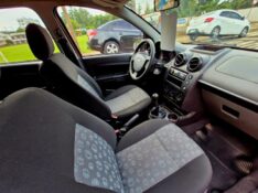 FORD FIESTA 1.0 2012/2013 CRUZEIRO MULTIMARCAS CRUZEIRO DO SUL / Carros no Vale