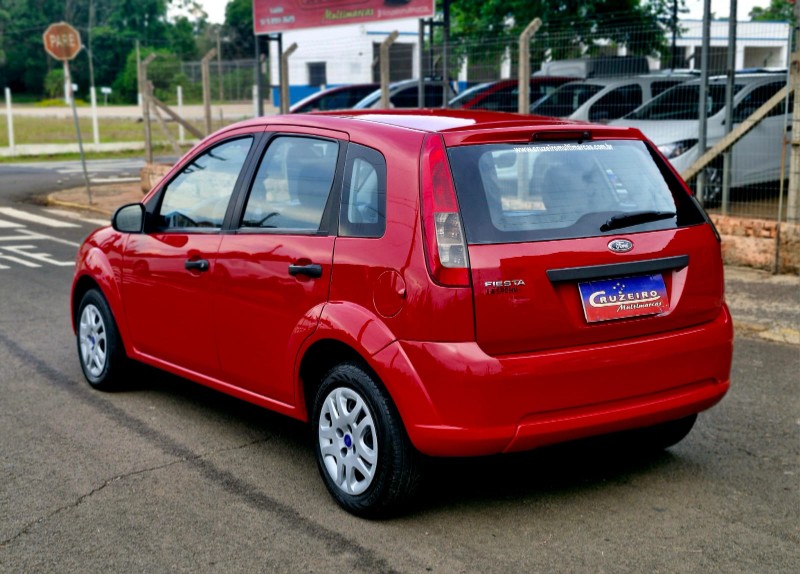 FORD FIESTA 1.0 2012/2013 CRUZEIRO MULTIMARCAS CRUZEIRO DO SUL / Carros no Vale