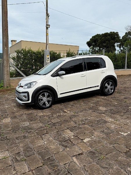 VOLKSWAGEN UP! CROSS 1.0 TSI TOTAL FLEX 2019/2019 BOSCO AUTOMÓVEIS GUAPORÉ / Carros no Vale