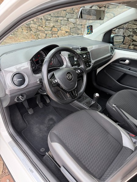 VOLKSWAGEN UP! CROSS 1.0 TSI TOTAL FLEX 2019/2019 BOSCO AUTOMÓVEIS GUAPORÉ / Carros no Vale