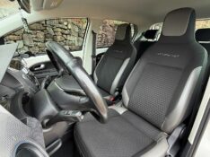 VOLKSWAGEN UP! CROSS 1.0 TSI TOTAL FLEX 2019/2019 BOSCO AUTOMÓVEIS GUAPORÉ / Carros no Vale