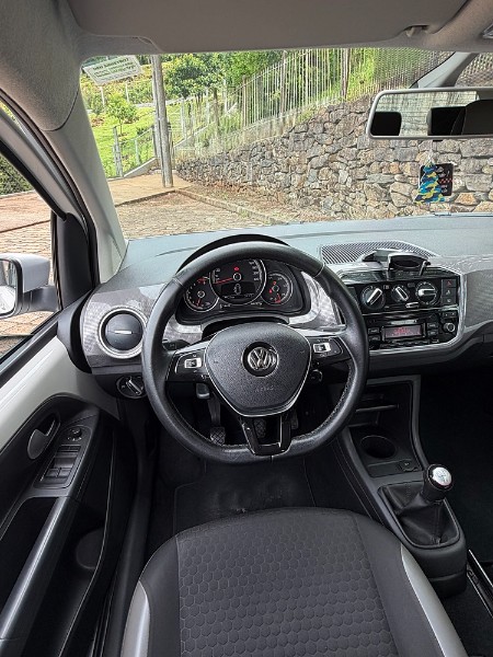 VOLKSWAGEN UP! CROSS 1.0 TSI TOTAL FLEX 2019/2019 BOSCO AUTOMÓVEIS GUAPORÉ / Carros no Vale