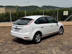 FORD FOCUS HATCH 1.6 GLX 2013/2013 BOSCO AUTOMÓVEIS GUAPORÉ / Carros no Vale