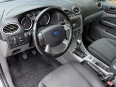 FORD FOCUS HATCH 1.6 GLX 2013/2013 BOSCO AUTOMÓVEIS GUAPORÉ / Carros no Vale
