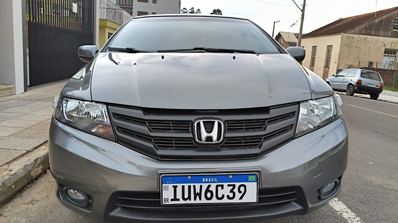 HONDA CITY 1.5 SPORT 16V FLEX 4P MANUAL 2013/2014 ADRIANO VEÍCULOS CRUZEIRO DO SUL / Carros no Vale