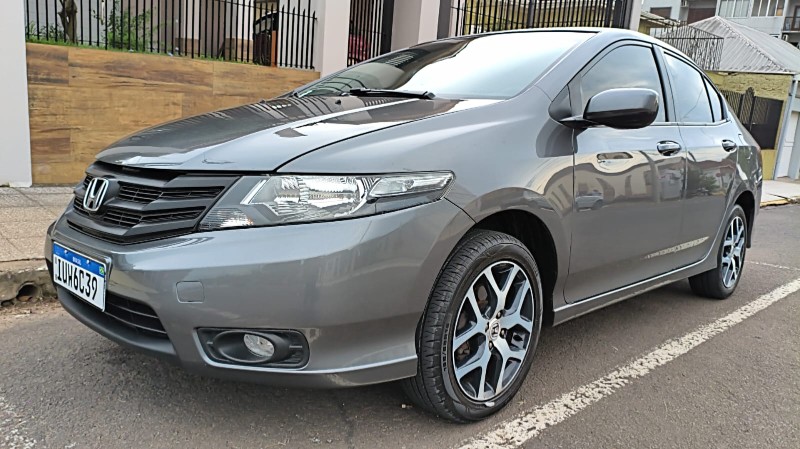 HONDA CITY 1.5 SPORT 16V FLEX 4P MANUAL 2013/2014 ADRIANO VEÍCULOS CRUZEIRO DO SUL / Carros no Vale
