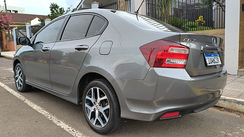HONDA CITY 1.5 SPORT 16V FLEX 4P MANUAL 2013/2014 ADRIANO VEÍCULOS CRUZEIRO DO SUL / Carros no Vale