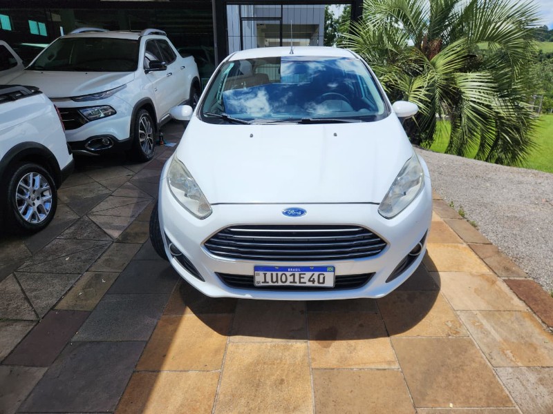 FORD FIESTA 1.6 SE HATCH 16V FLEX 4P AUTOMÁTICO 2013/2014 TS VEÍCULOS ANTA GORDA / Carros no Vale