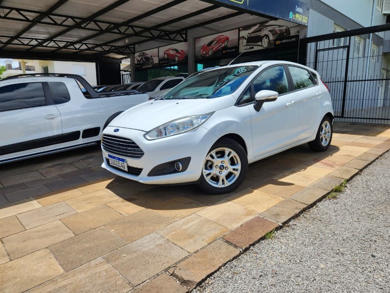 FORD FIESTA 1.6 SE HATCH 16V FLEX 4P AUTOMÁTICO 2013/2014 TS VEÍCULOS ANTA GORDA / Carros no Vale