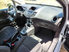 FORD FIESTA 1.6 SE HATCH 16V FLEX 4P AUTOMÁTICO 2013/2014 TS VEÍCULOS ANTA GORDA / Carros no Vale