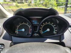 FORD FIESTA 1.6 SE HATCH 16V FLEX 4P AUTOMÁTICO 2013/2014 TS VEÍCULOS ANTA GORDA / Carros no Vale
