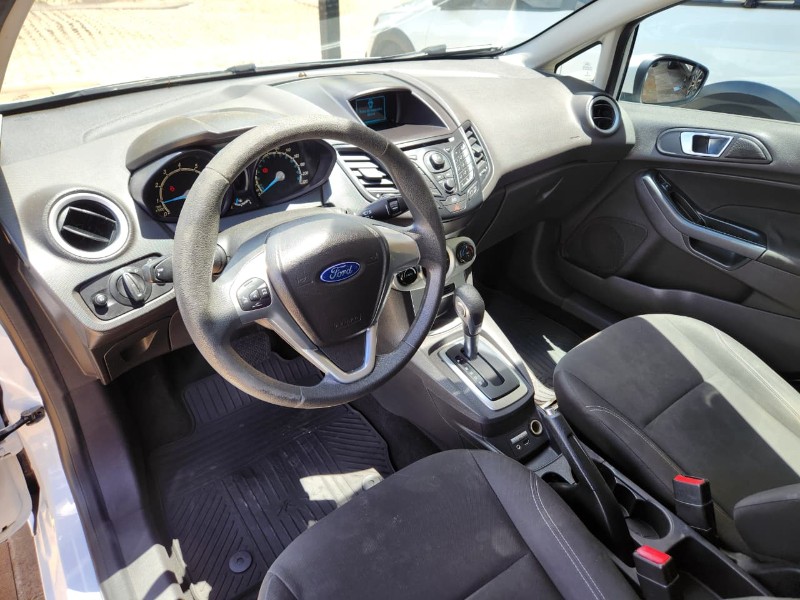 FORD FIESTA 1.6 SE HATCH 16V FLEX 4P AUTOMÁTICO 2013/2014 TS VEÍCULOS ANTA GORDA / Carros no Vale