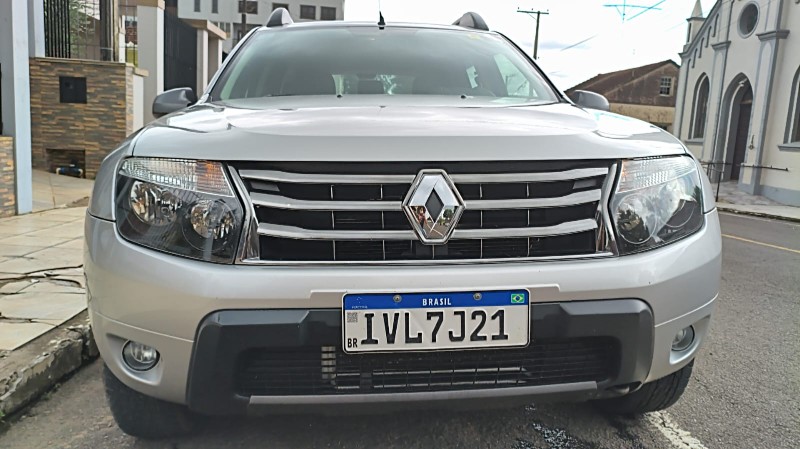 RENAULT DUSTER 2.0 D 4X2A 2013/2014 ADRIANO VEÍCULOS CRUZEIRO DO SUL / Carros no Vale