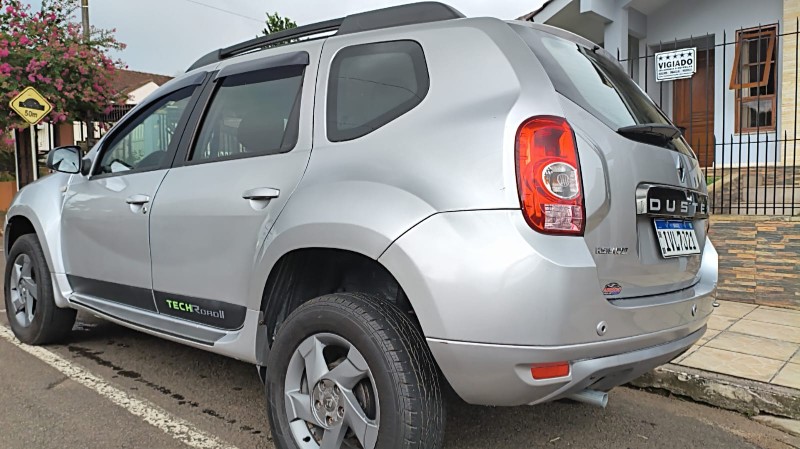 RENAULT DUSTER 2.0 D 4X2A 2013/2014 ADRIANO VEÍCULOS CRUZEIRO DO SUL / Carros no Vale