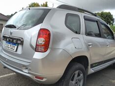 RENAULT DUSTER 2.0 D 4X2A 2013/2014 ADRIANO VEÍCULOS CRUZEIRO DO SUL / Carros no Vale