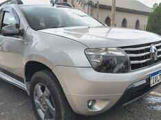 RENAULT DUSTER 2.0 D 4X2A 2013/2014 ADRIANO VEÍCULOS CRUZEIRO DO SUL / Carros no Vale