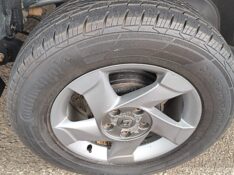 RENAULT DUSTER 2.0 D 4X2A 2013/2014 ADRIANO VEÍCULOS CRUZEIRO DO SUL / Carros no Vale