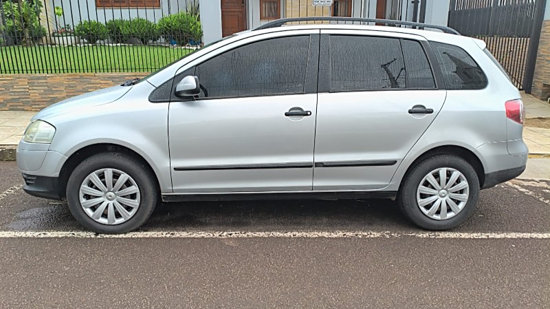VOLKSWAGEN SPACEFOX 1.6 MI 8V TOTAL 2008/2008 ADRIANO VEÍCULOS CRUZEIRO DO SUL / Carros no Vale