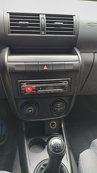 VOLKSWAGEN SPACEFOX 1.6 MI 8V TOTAL 2008/2008 ADRIANO VEÍCULOS CRUZEIRO DO SUL / Carros no Vale