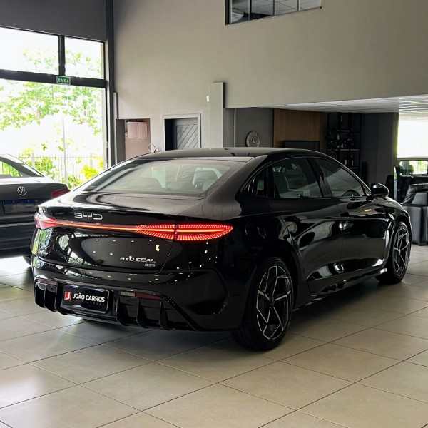 BYD SEAL AWD ELÉTRICO 2025/2025 JOÃO CARROS MULTIMARCAS GUAPORÉ / Carros no Vale