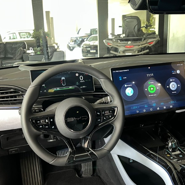 BYD SEAL AWD ELÉTRICO 2025/2025 JOÃO CARROS MULTIMARCAS GUAPORÉ / Carros no Vale