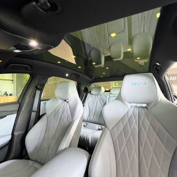 BYD SEAL AWD ELÉTRICO 2025/2025 JOÃO CARROS MULTIMARCAS GUAPORÉ / Carros no Vale