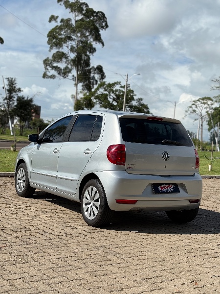 VOLKSWAGEN FOX 1.6 G2 TREND 4P 2013/2013 NEURI VEÍCULOS LAJEADO / Carros no Vale
