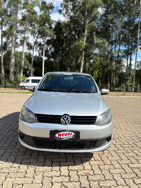 VOLKSWAGEN FOX 1.6 G2 TREND 4P 2013/2013 NEURI VEÍCULOS LAJEADO / Carros no Vale