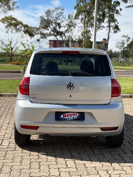 VOLKSWAGEN FOX 1.6 G2 TREND 4P 2013/2013 NEURI VEÍCULOS LAJEADO / Carros no Vale