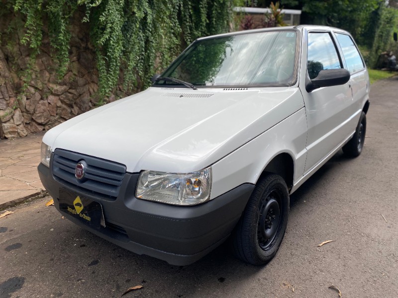 FIAT UNO MILLE ECONOMY 1.0 2008/2009 ESTAÇÃO DO CARRO ESTRELA / Carros no Vale