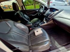 FORD FOCUS HATCH 2.0 SE, / 2015/2015 CRUZEIRO MULTIMARCAS CRUZEIRO DO SUL / Carros no Vale
