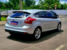 FORD FOCUS HATCH 2.0 SE, / 2015/2015 CRUZEIRO MULTIMARCAS CRUZEIRO DO SUL / Carros no Vale