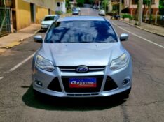 FORD FOCUS HATCH 2.0 SE, / 2015/2015 CRUZEIRO MULTIMARCAS CRUZEIRO DO SUL / Carros no Vale