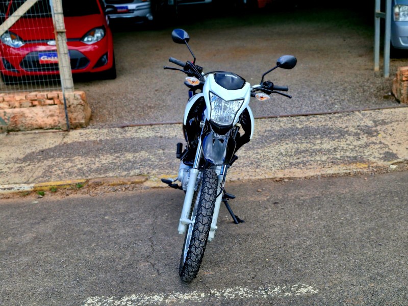 HONDA MOTOS NXR 160 BROS ESD 2015/2015 CRUZEIRO MULTIMARCAS CRUZEIRO DO SUL / Carros no Vale