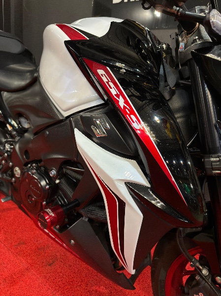 SUZUKI MOTOS GSX R 1000 /2019 EXCLUSIVO VEÍCULOS SANTA CRUZ DO SUL / Carros no Vale