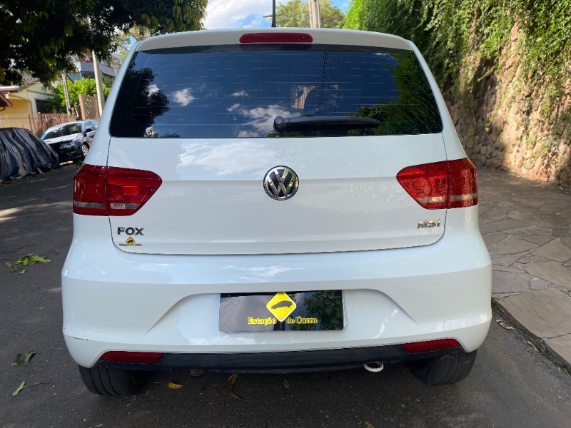 VOLKSWAGEN FOX 1.6 TRENDLINE 8V 2015/2016 ESTAÇÃO DO CARRO ESTRELA / Carros no Vale