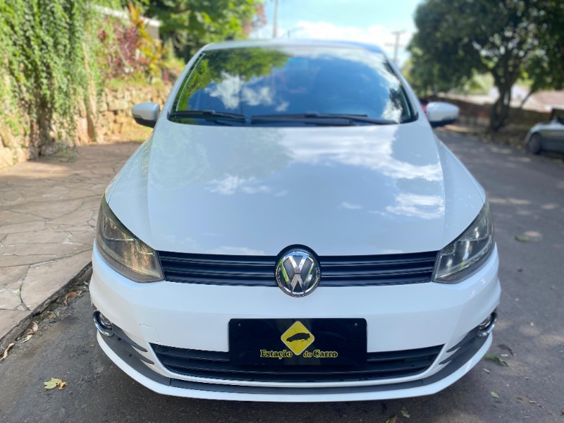 VOLKSWAGEN FOX 1.6 TRENDLINE 8V 2015/2016 ESTAÇÃO DO CARRO ESTRELA / Carros no Vale