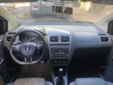 VOLKSWAGEN FOX 1.6 TRENDLINE 8V 2015/2016 ESTAÇÃO DO CARRO ESTRELA / Carros no Vale