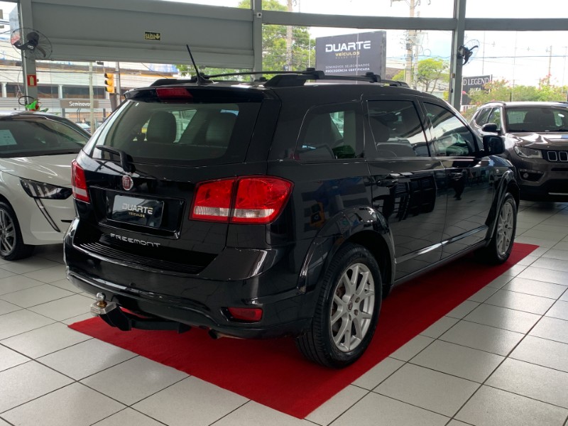 FIAT FREEMONT 2.4 PRECISION 16V GASOLINA 4P AUTOMÁTICO 2014/2014 DUARTE VEÍCULOS PORTO ALEGRE / Carros no Vale